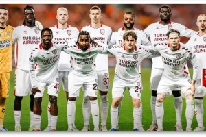 Samsunspor’da 4 Futbolcuyla Yollar Ayrıldı